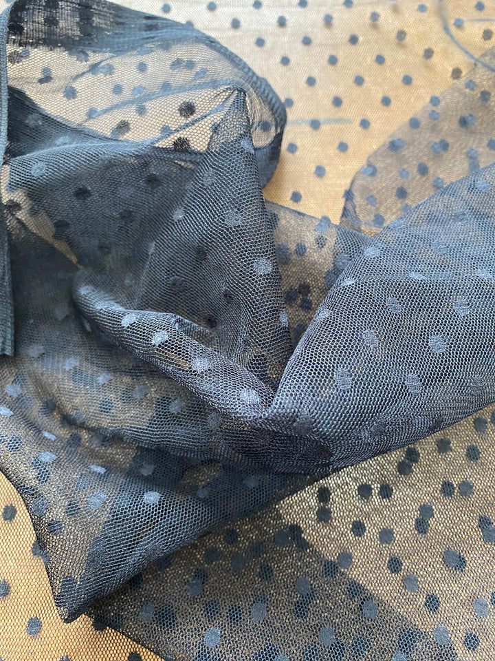 Spot Mesh – Black on Black